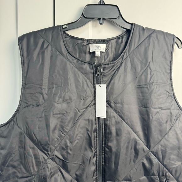 SOCIALITE Black Puffer Mae Vest Quilted Lightweight Full Zip Pockets Size L/XL - Picture 2 of 10